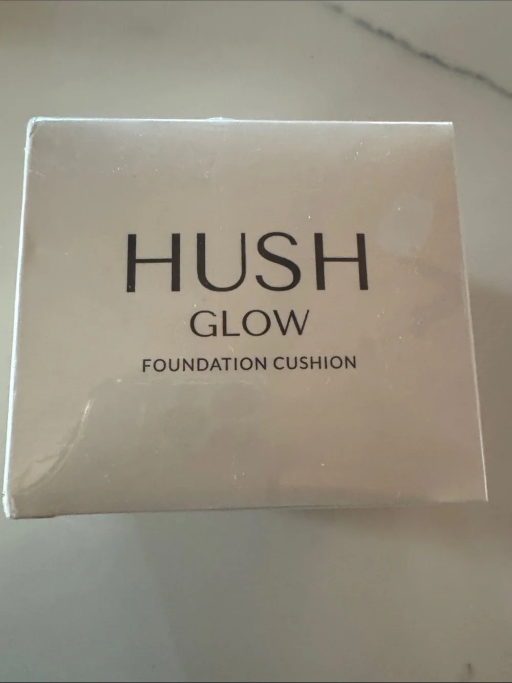 Glow Foundation Cushion in Pale Beige -